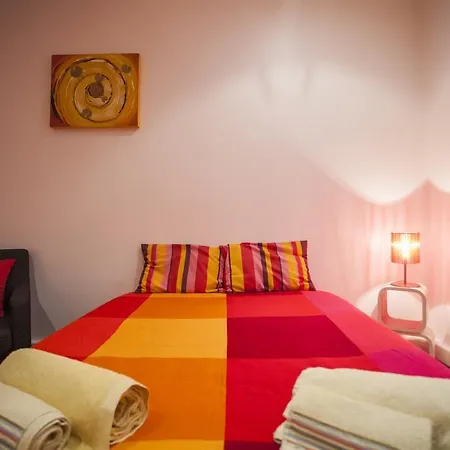 Brand New Apart. Near Av. Liberdade Apartman *
