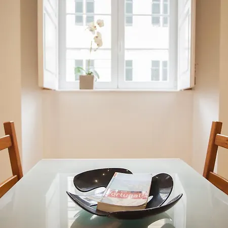 Brand New Apart. Near Av. Liberdade Apartman *